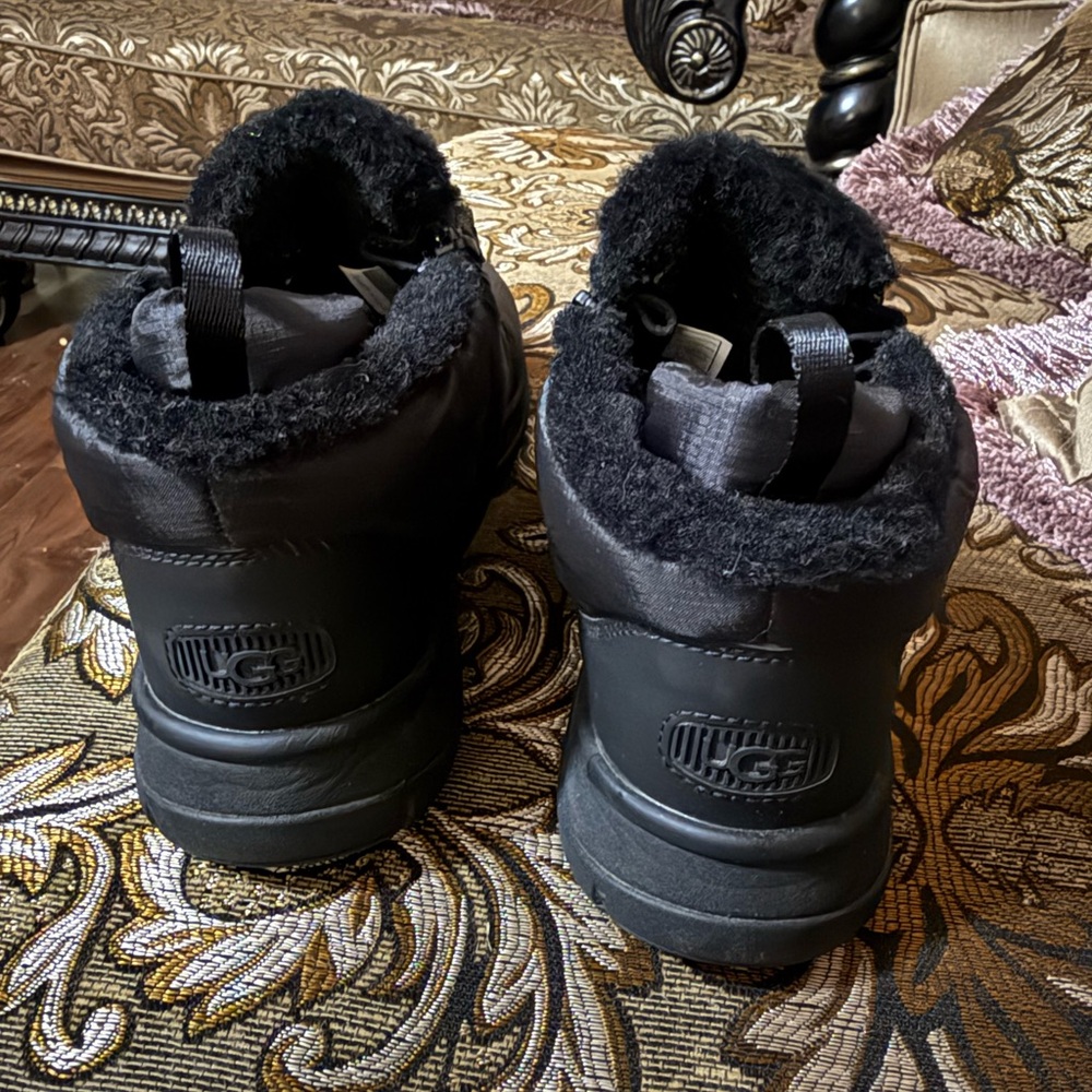 UGG Women’s Lakesider Zipper Boots Size 8 - Picture 6 of 6